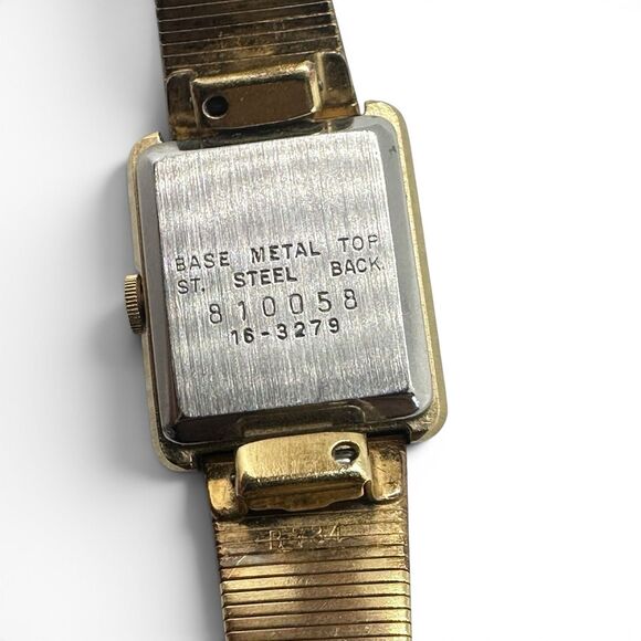 Vintage 70\'s Ladies Seiko Gold Plated Tank Watch Original Box Papers New Battery main image 6